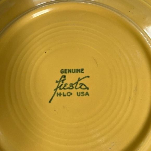 VINTAGE FIESTAWARE Pottery 9.5” Dinner Plate Original Sunflower Yellow - Picture 4 of 4